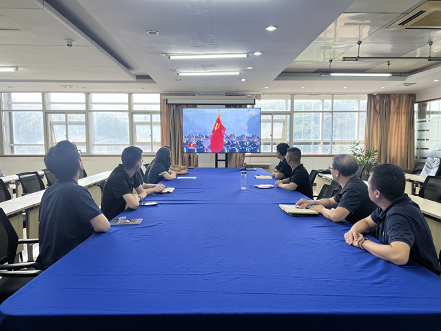 5常運供應(yīng)鏈組織職工觀看紀(jì)念中國人民抗日戰(zhàn)爭暨世界反法西斯戰(zhàn)爭勝利80周年閱兵式直播2_副本